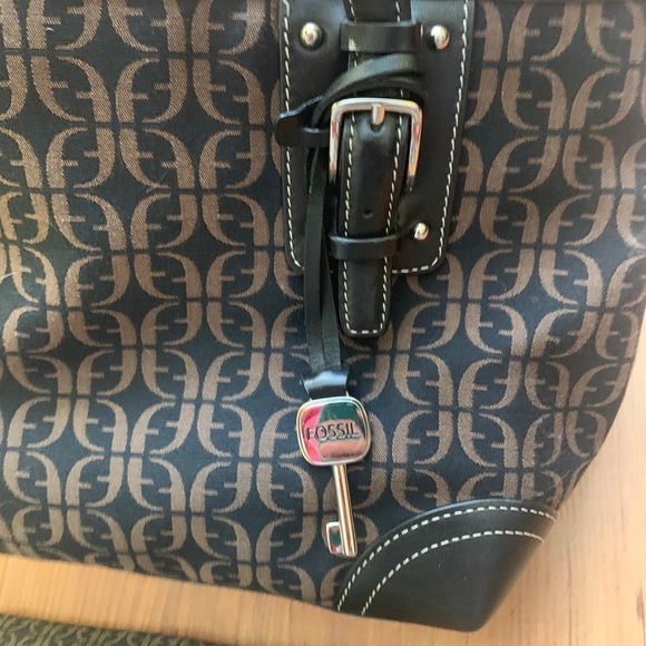 Beautiful Fossil Handbag/crossbody matching wallet - Picture 2 of 5